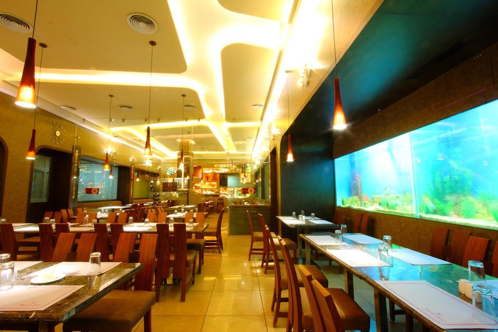 Femina Hotel Tiruchirappalli Екстер'єр фото