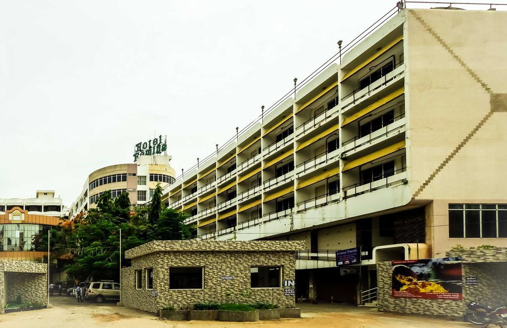 Femina Hotel Tiruchirappalli Екстер'єр фото