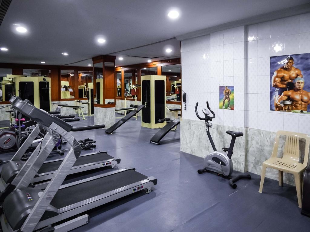 Femina Hotel Tiruchirappalli Екстер'єр фото