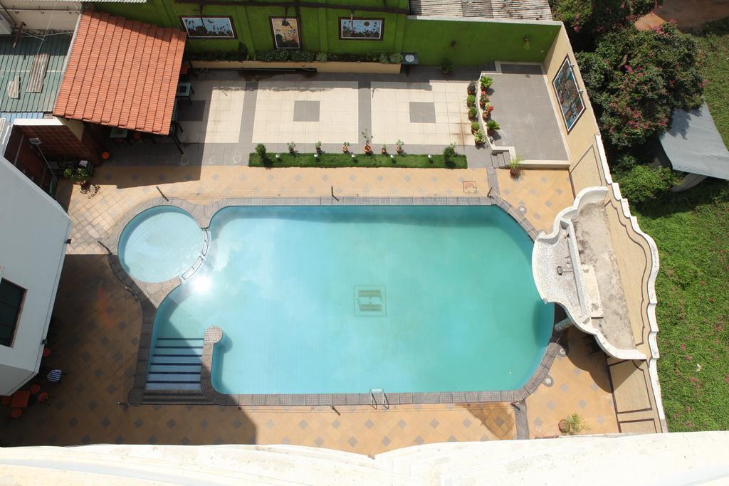 Femina Hotel Tiruchirappalli Екстер'єр фото