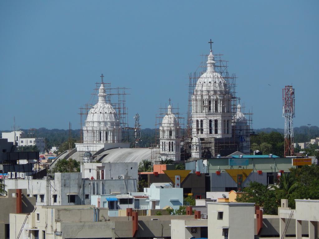 Femina Hotel Tiruchirappalli Екстер'єр фото