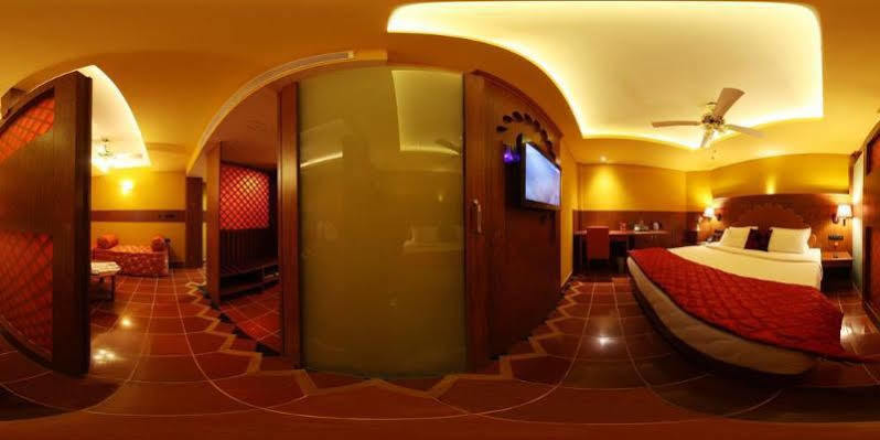 Femina Hotel Tiruchirappalli Екстер'єр фото