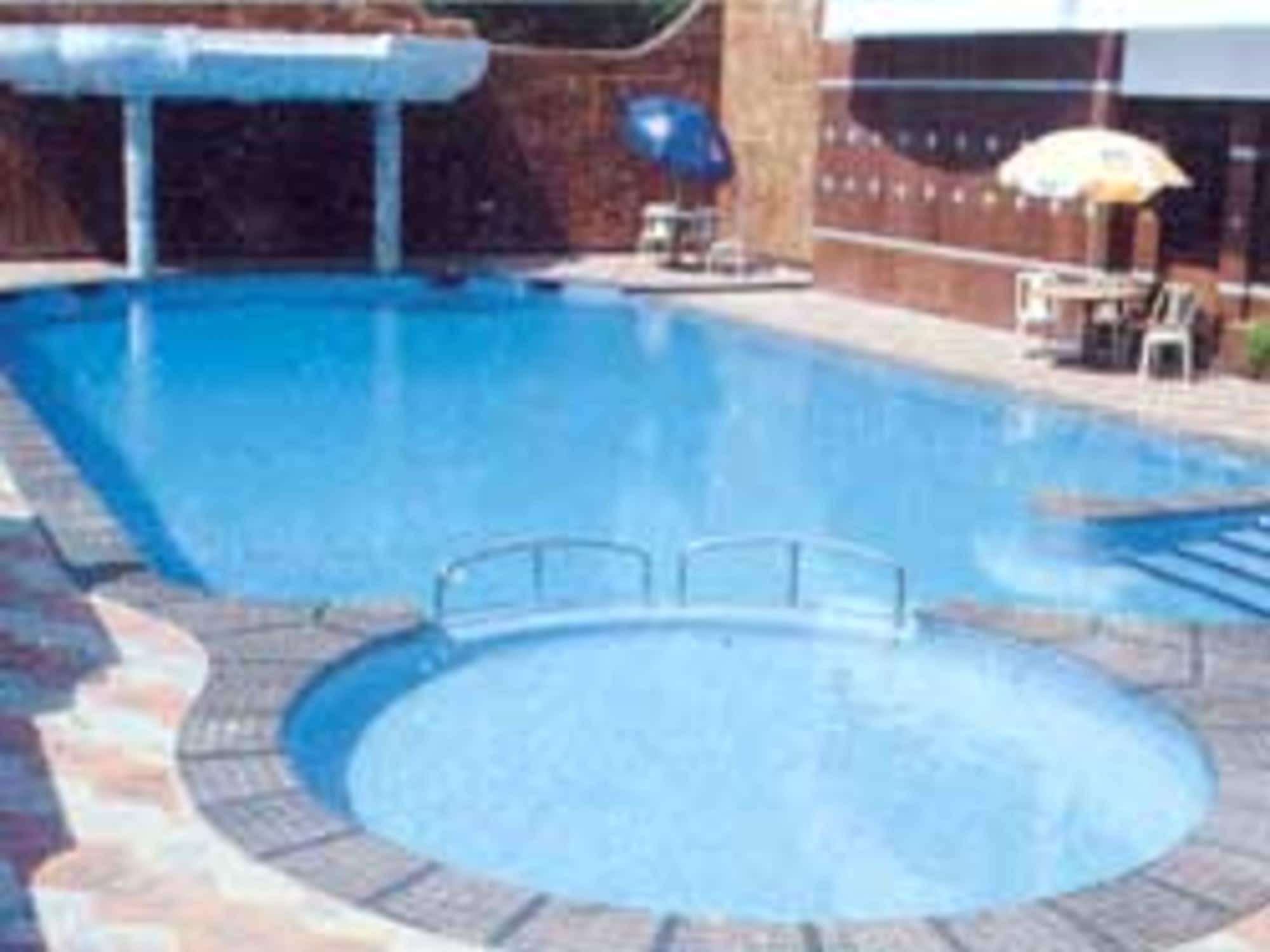 Femina Hotel Tiruchirappalli Екстер'єр фото
